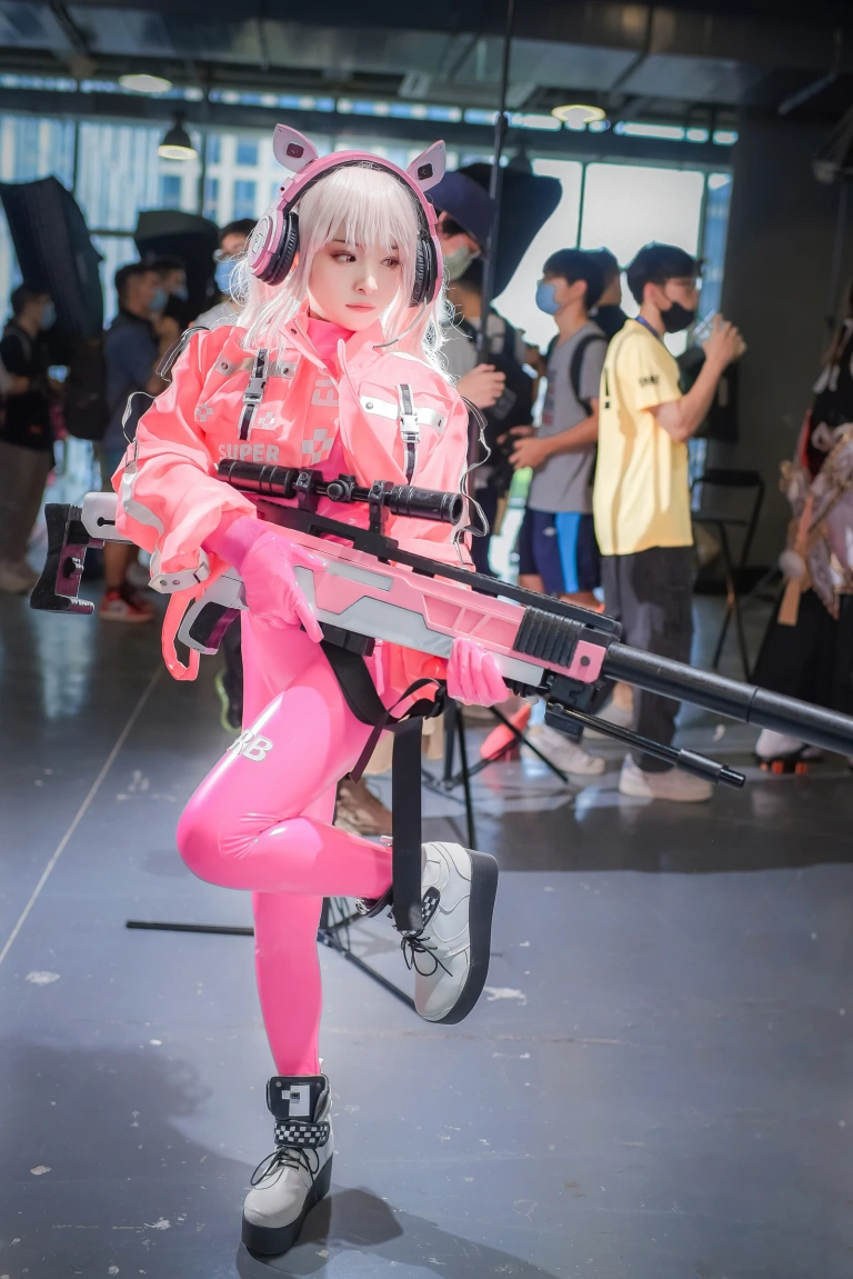《萤火虫漫展 NIKKE 胜利女神 爱丽丝》｜九九八 · 18张写真