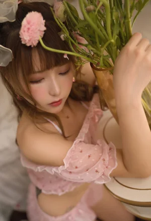 《草莓味》｜凛子酱 · 12张写真