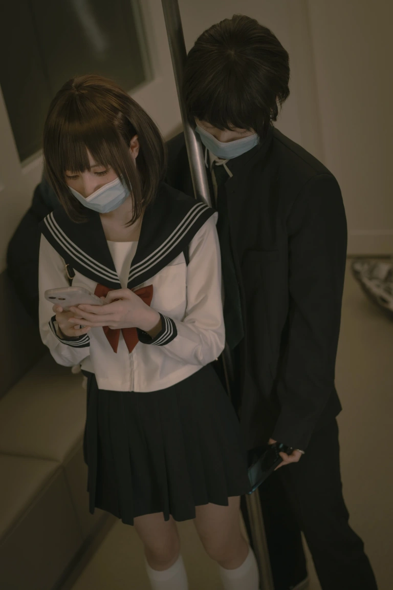 《电车物语》｜西园寺南歌 · 145张写真、10 个视频