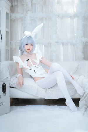 《恶毒懒懒的白兔》｜樱岛嗷一 · 19张写真