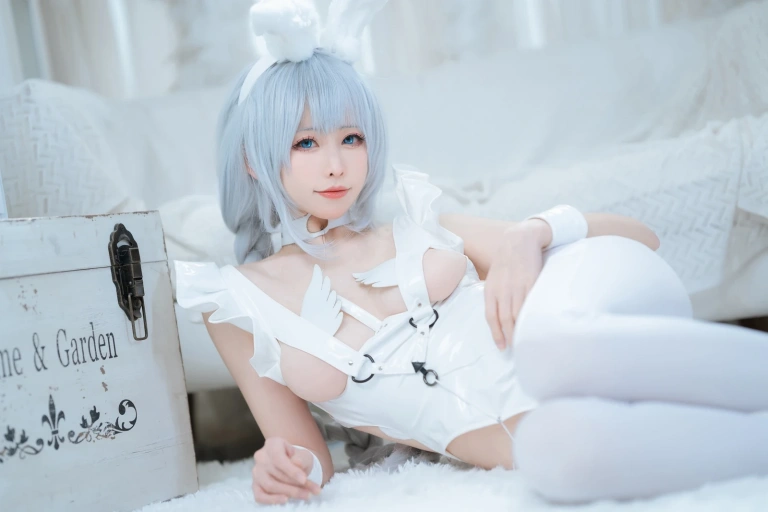 《恶毒懒懒的白兔》｜樱岛嗷一 · 19张写真