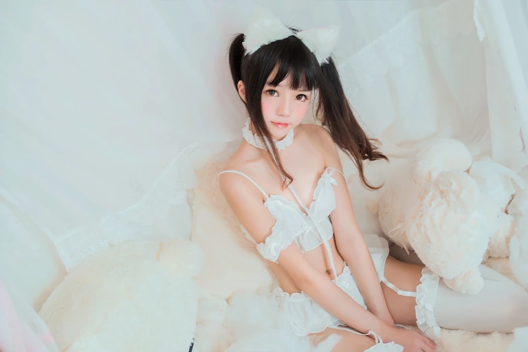 《白猫》｜桜桃喵 · 32张写真