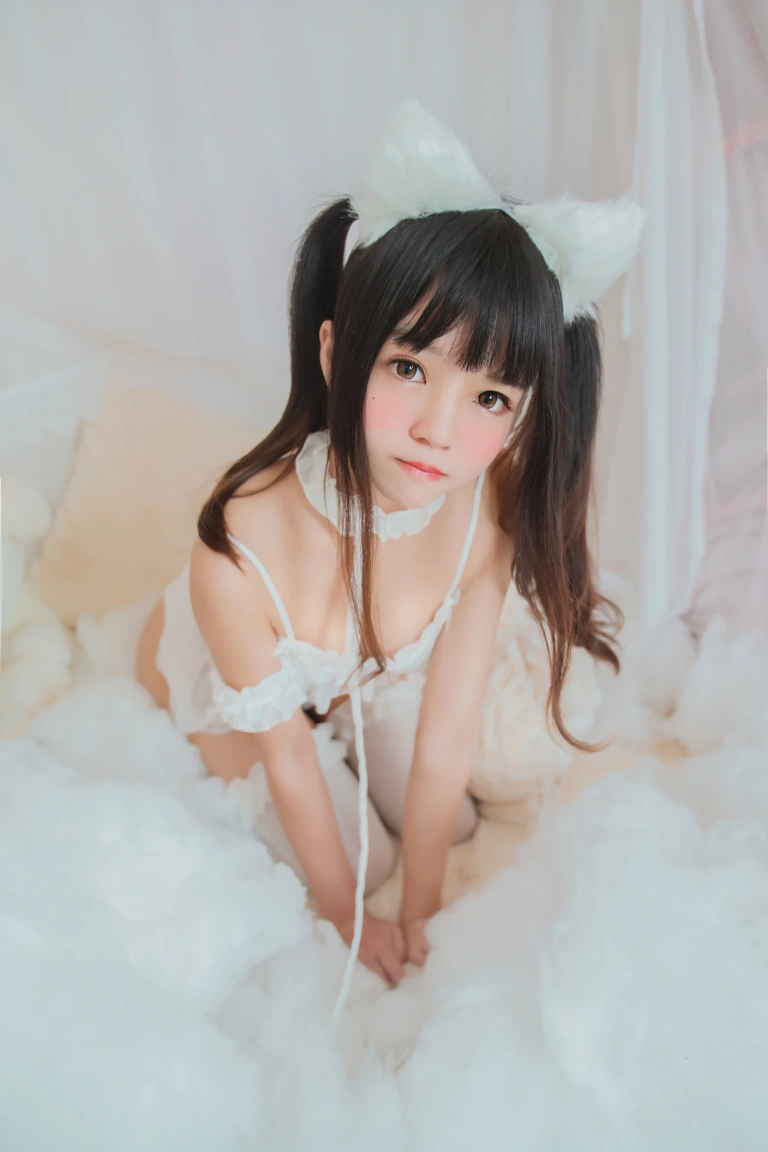 《白猫》｜桜桃喵 · 32张写真