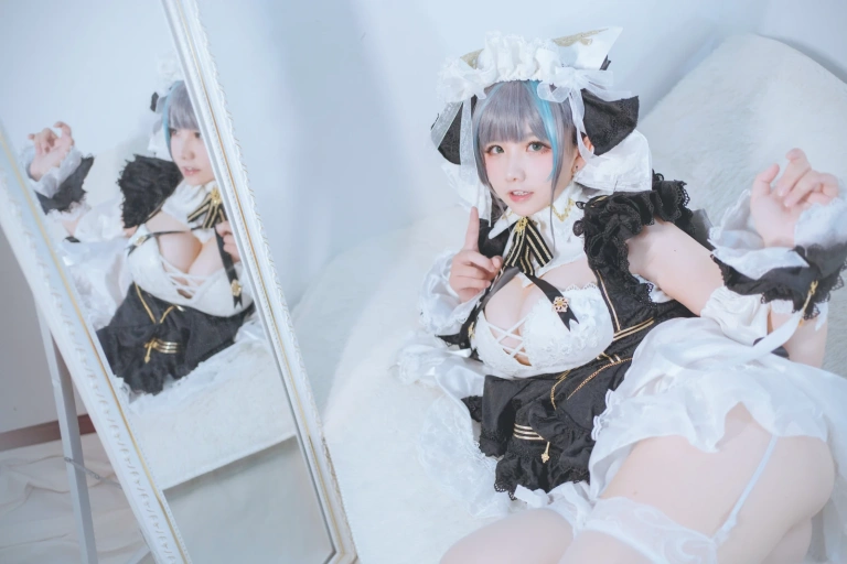 《柴郡》｜阿半今天很开心 · 42张写真