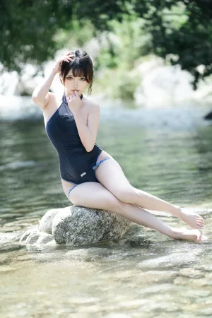 《小溪竞泳》｜是三不是世 · 47张写真