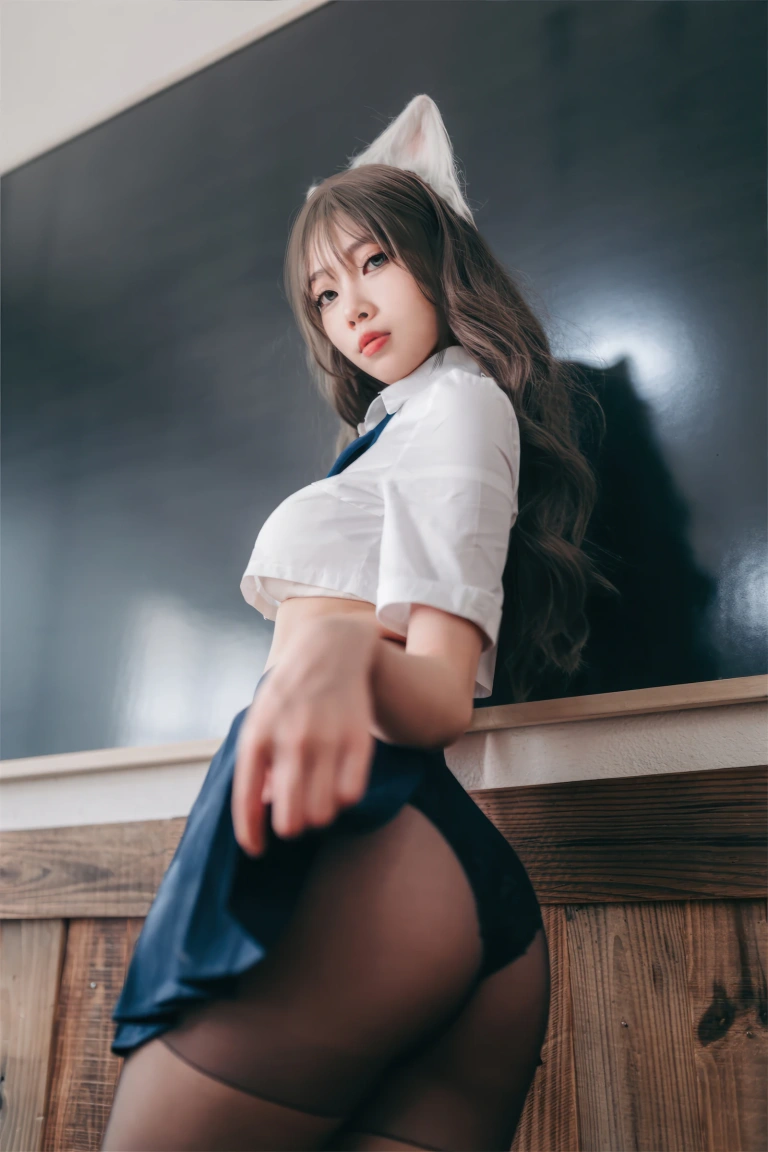 《生徒会坏猫猫》｜杏仁曲奇 · 52张写真