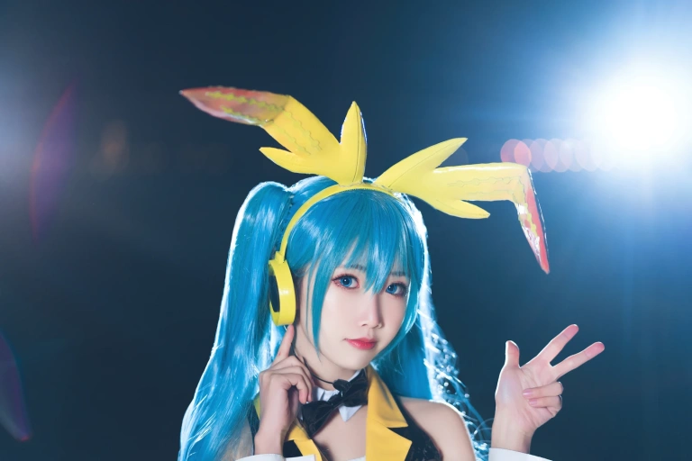 《初音Miku》｜面饼仙儿 · 19张写真