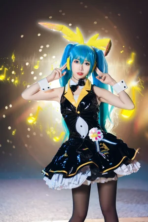 《初音Miku》｜面饼仙儿 · 19张写真