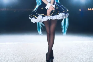 《初音Miku》｜面饼仙儿 · 19张写真