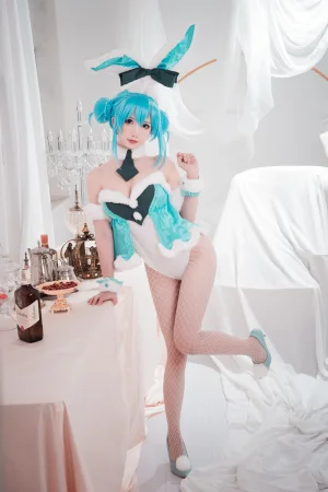 《初音兔女郎》｜面饼仙儿 · 17张写真