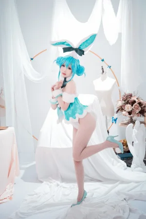 《初音兔女郎》｜面饼仙儿 · 17张写真