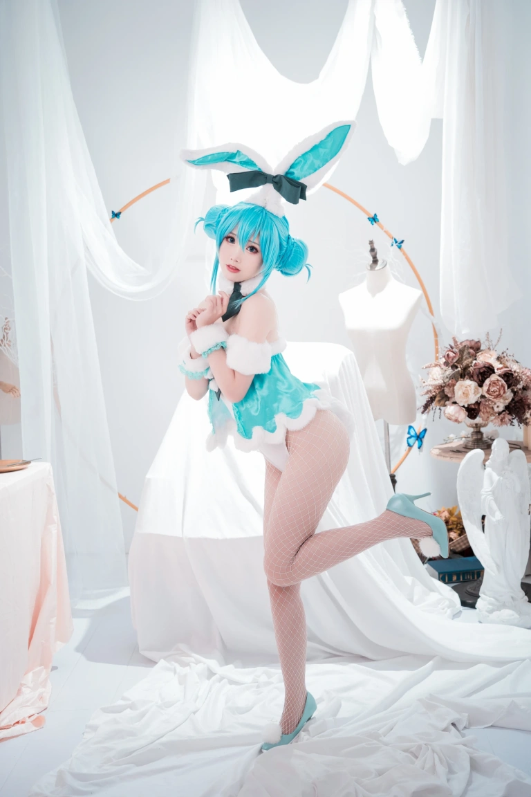 《初音兔女郎》｜面饼仙儿 · 17张写真