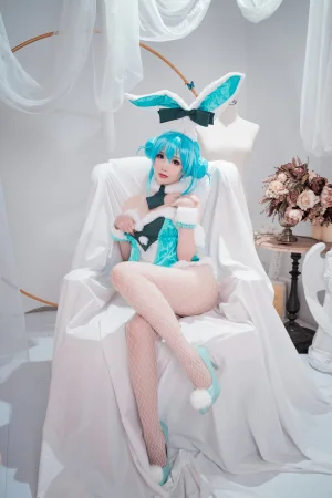《初音兔女郎》｜面饼仙儿 · 17张写真