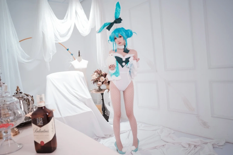 《初音兔女郎》｜面饼仙儿 · 17张写真