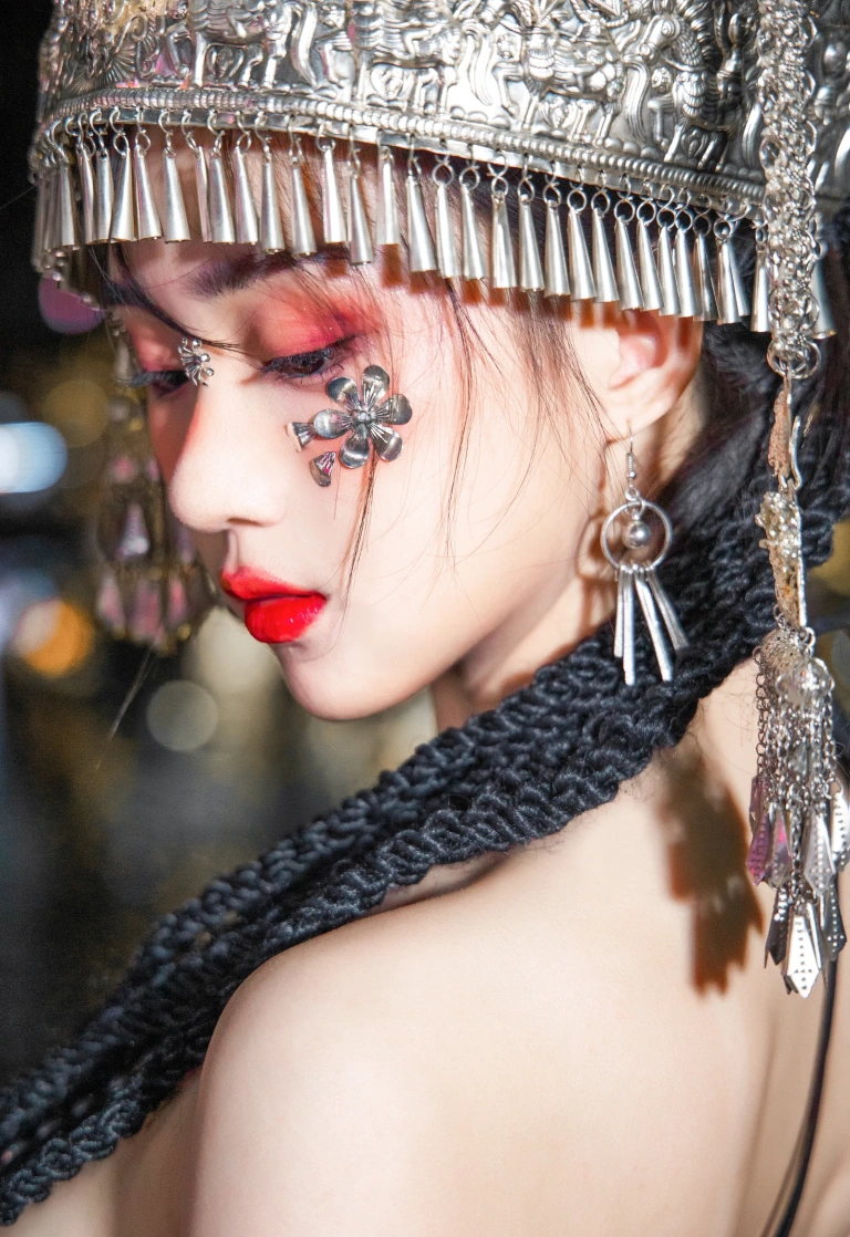 《苗疆女子》｜瓦斯塔亚小龙虾 · 18张写真
