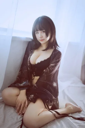 《黑色吊带》｜阿半今天很开心 · 23张写真