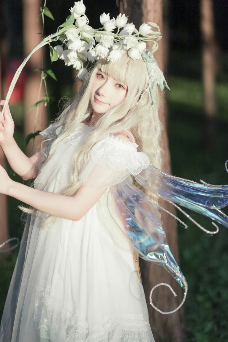 《林中精灵》｜是三不是世 · 27张写真