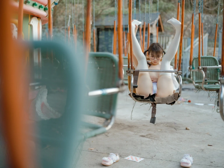 《迷失的生命》｜幼水铃衣 · 61张写真、1 个视频