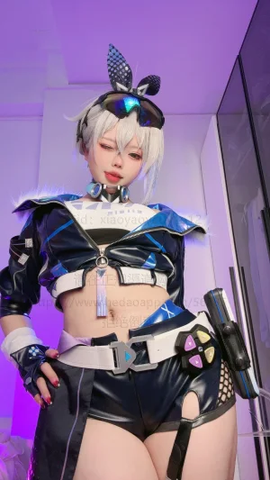 《银狼自拍版》｜小瑶幺幺 · 64张写真、5 个视频