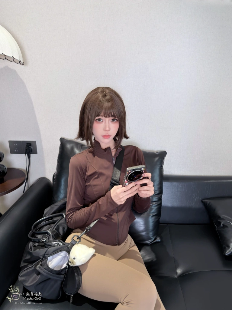 《瑜伽垫上的越界》｜麻薯好吃 · 75张写真、1 个视频