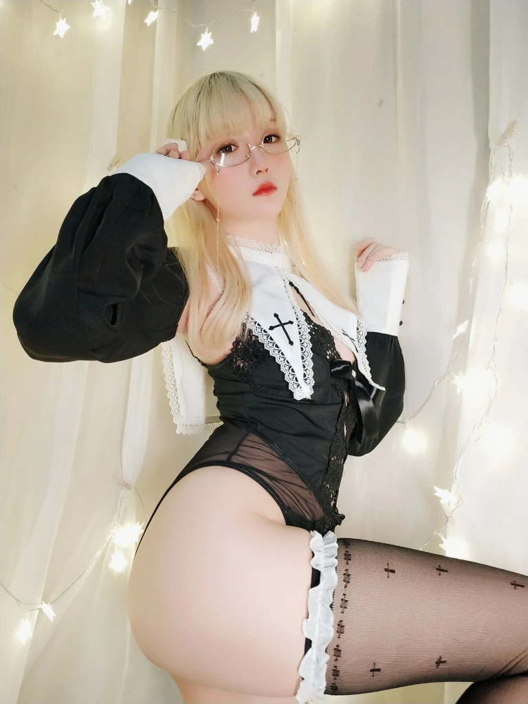 《VOL.15 圣光修女包》｜星之迟迟 · 61张写真