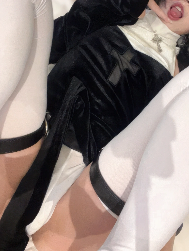 《修女的祷告》｜清水凪 · 18张写真、1 个视频