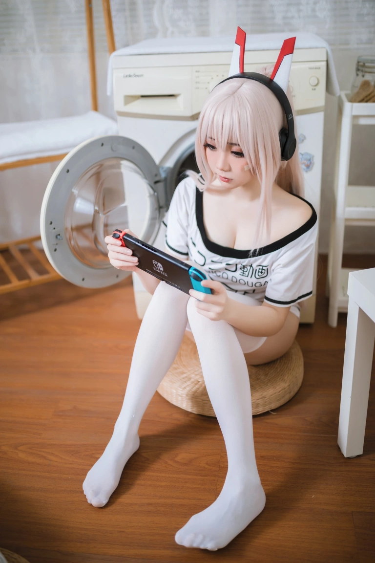 《绫波 宅版本》｜焖焖碳 · 29张写真