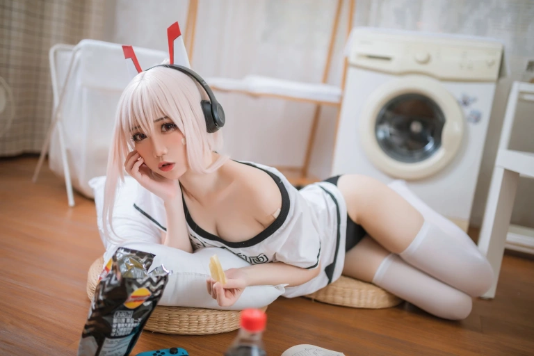 《绫波 宅版本》｜焖焖碳 · 29张写真