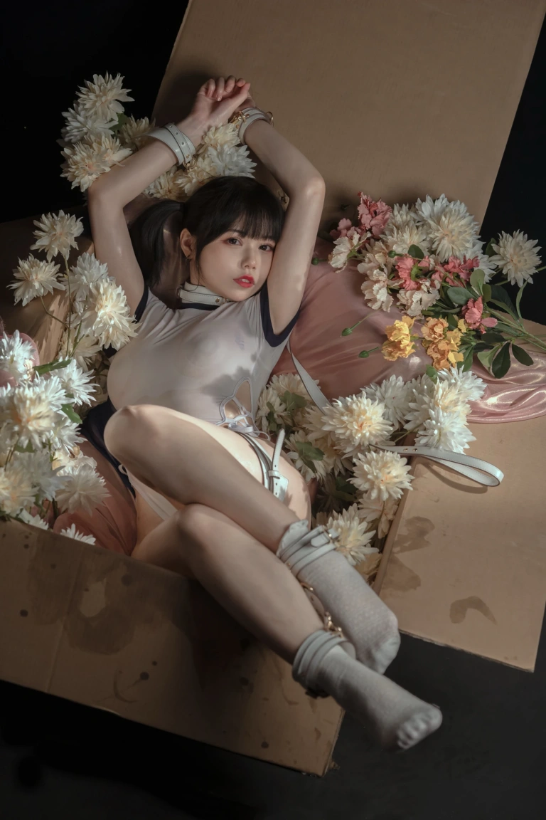 《体操服》｜七月喵子 · 43张写真