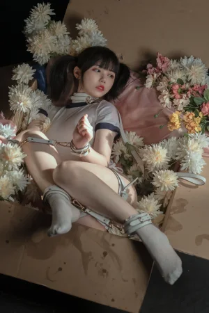 《体操服》｜七月喵子 · 43张写真