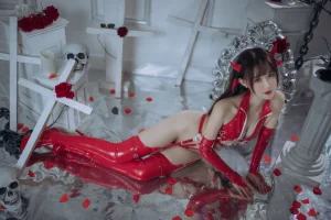 《红色胶衣小恶魔》｜羽生三未 · 65张写真、3 个视频