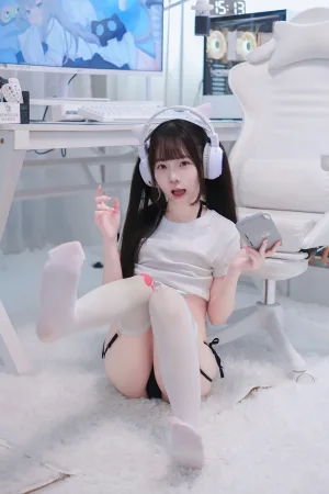 《不要打游戏惹 打兔兔》｜可可小白兔 · 76张写真