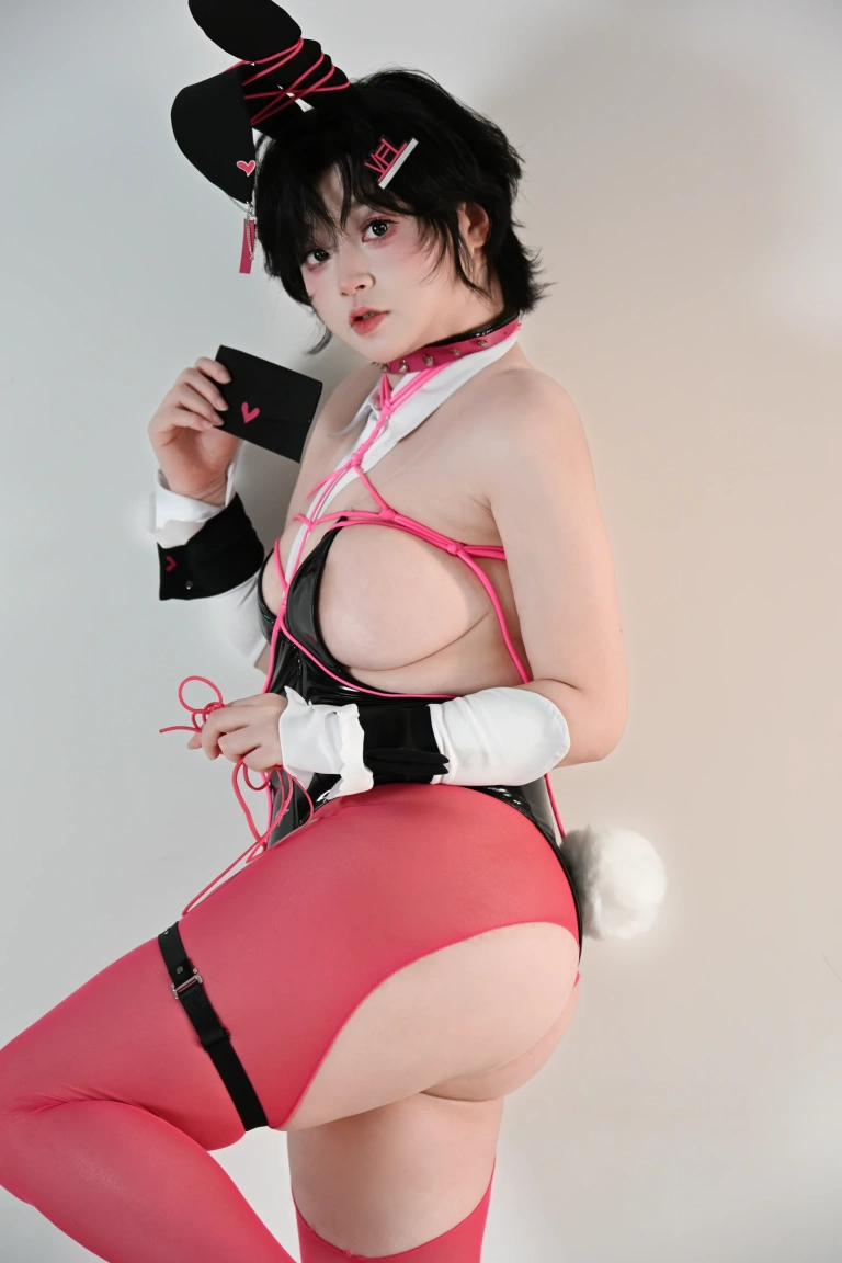 《毛毛帽 NO.016 – 粉色兔女郎》｜一只毛毛帽 · 89张写真