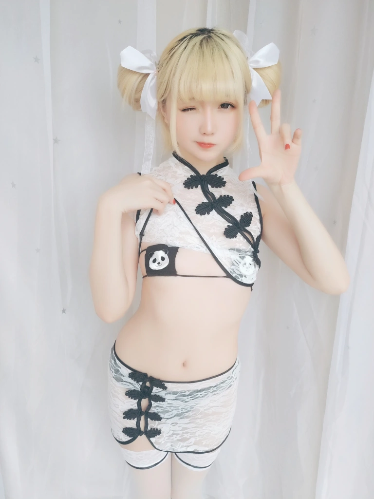 《VOL.16 熊猫旗袍》｜星之迟迟 · 61张写真