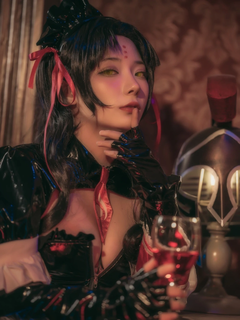 《杀生院女仆》｜是三不是世 · 18张写真