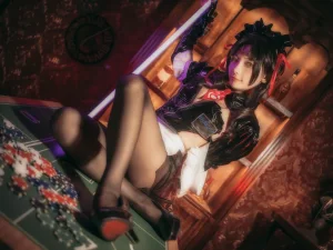 《杀生院女仆》｜是三不是世 · 18张写真