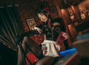 《杀生院女仆》｜是三不是世 · 18张写真