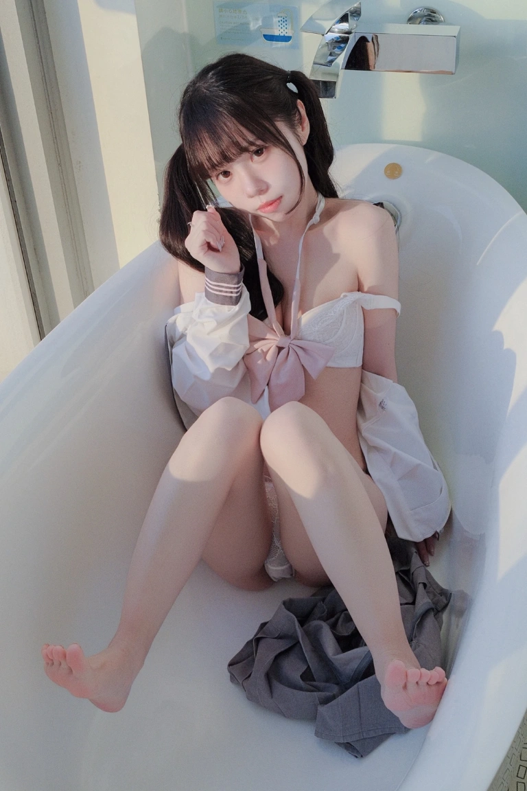 《放课后的私人时间》｜可可小白兔 · 48张写真