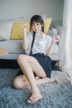 《奶油少女》｜不呆猫 · 80张写真、4 个视频