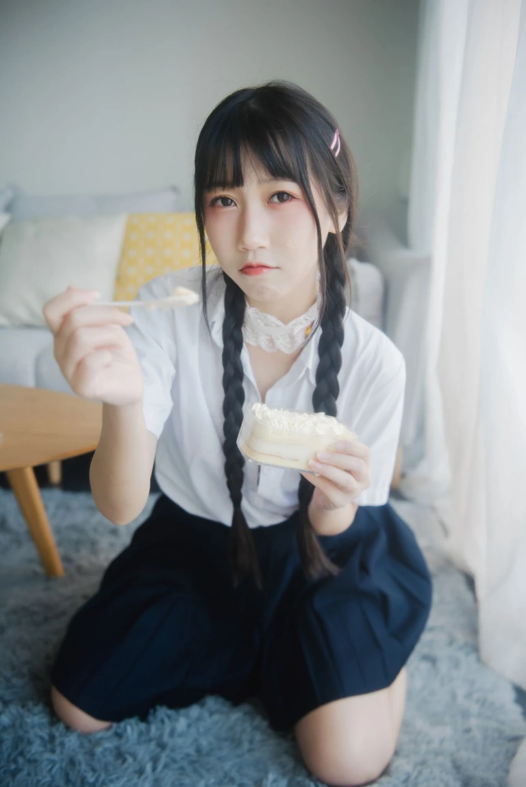 《奶油少女》｜不呆猫 · 80张写真、4 个视频