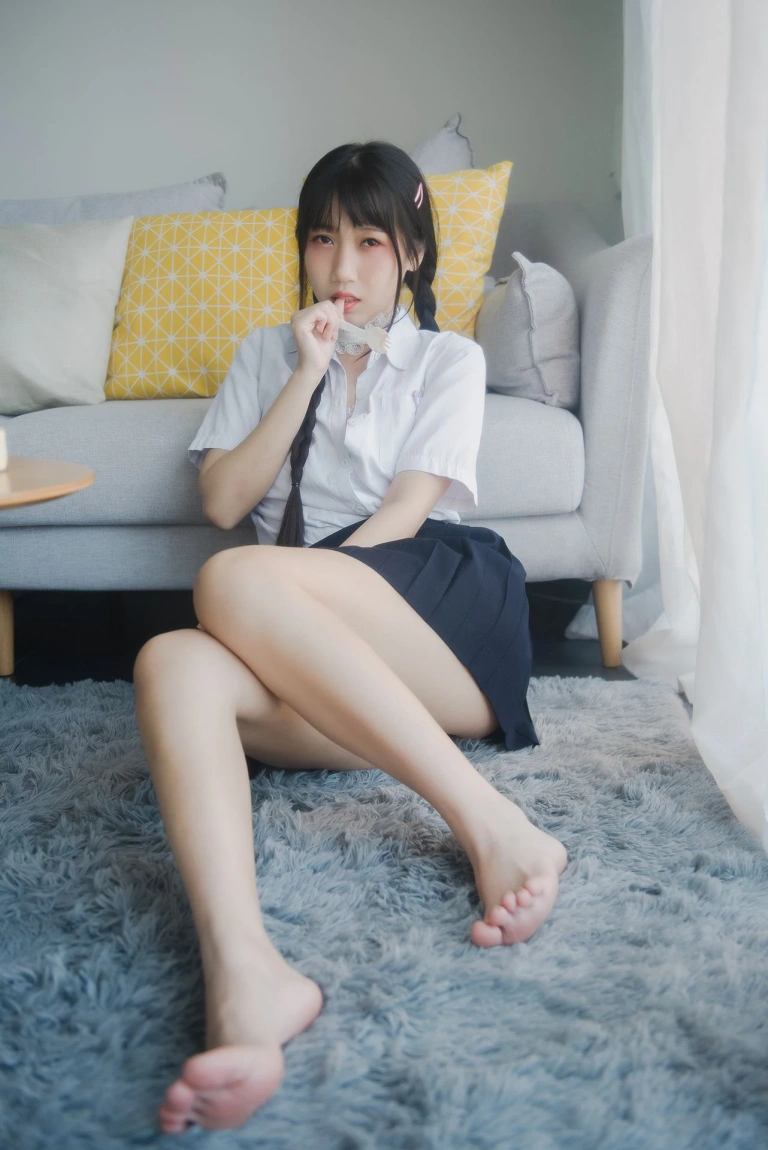 《奶油少女》｜不呆猫 · 80张写真、4 个视频