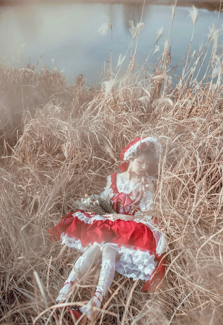 《Lolita红裙》｜阿包也是兔娘 · 12张写真