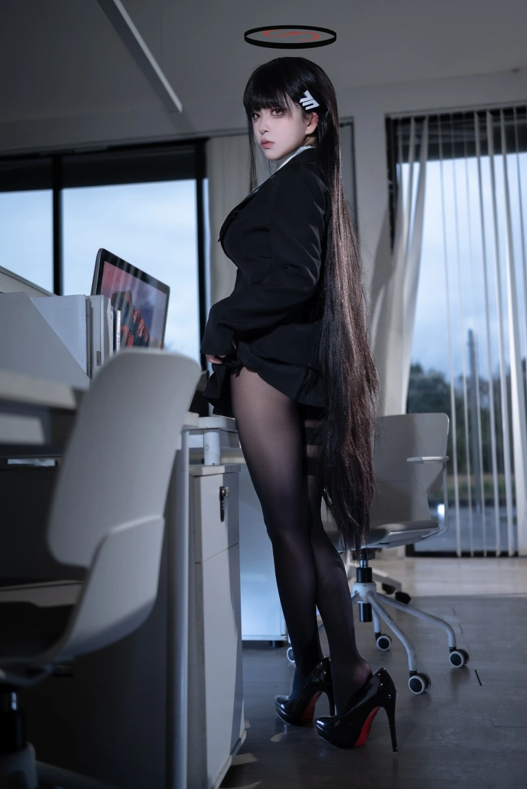 《蔚蓝档案 调月莉音OL》｜矢量鱼 · 36张写真