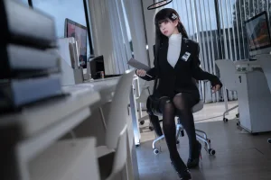《蔚蓝档案 调月莉音OL》｜矢量鱼 · 36张写真
