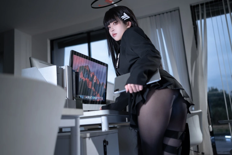 《蔚蓝档案 调月莉音OL》｜矢量鱼 · 36张写真