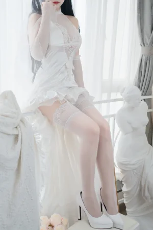 《爱宕婚纱》｜小仓千代 · 20张写真