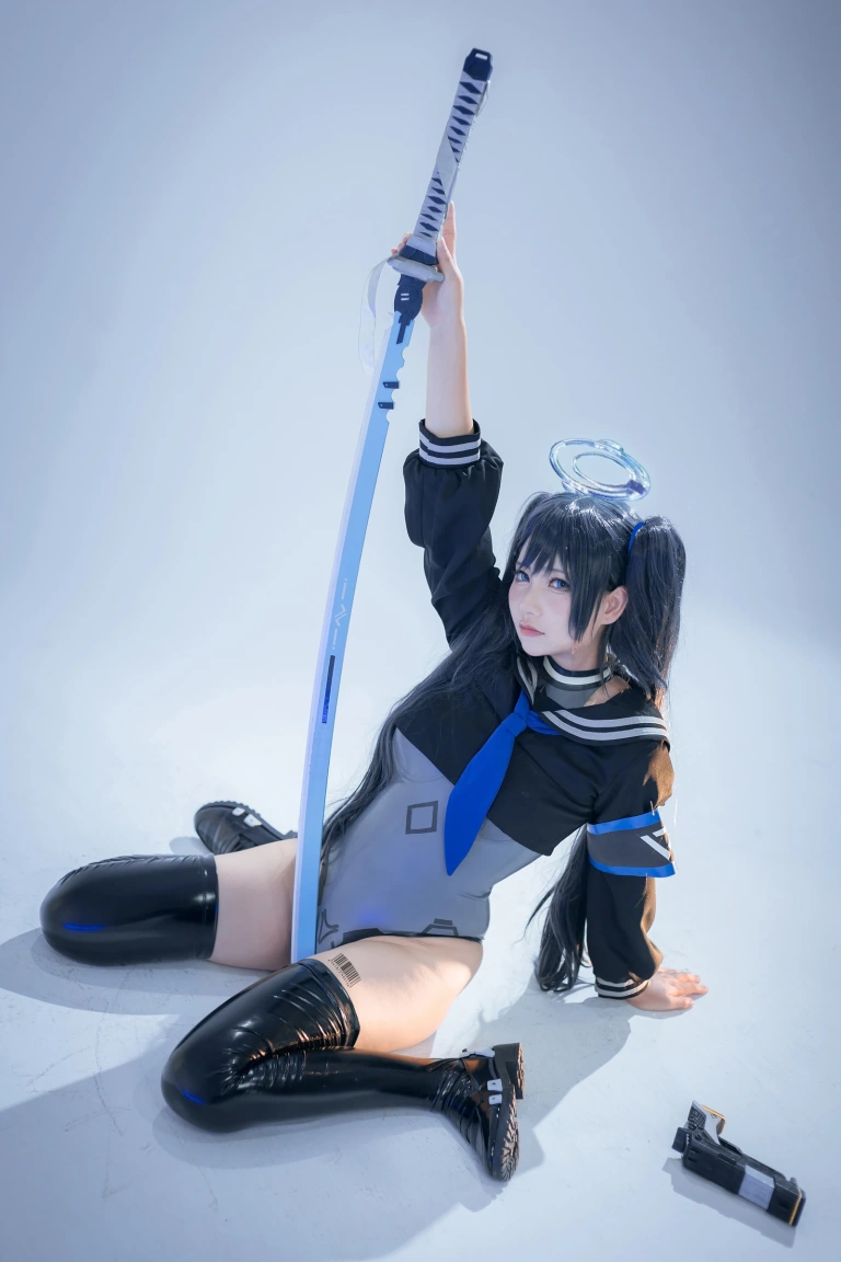 《蓝色袖章》｜是一只熊仔 · 25张写真