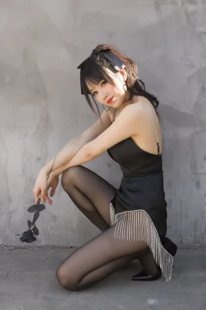 《黑色流苏》｜小女巫露娜 · 32张写真
