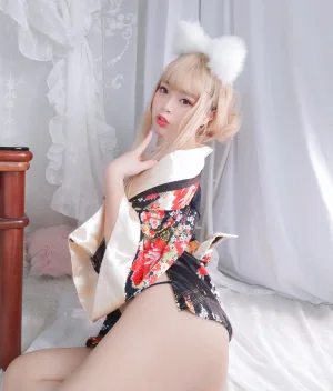 《狐仙女友》｜白烨 · 53张写真、10 个视频