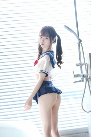 《透明学生服》｜可可小白兔 · 64张写真